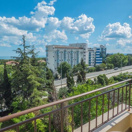 Private Apartment In Cypress Complex 15 ヴァルナ エクステリア 写真