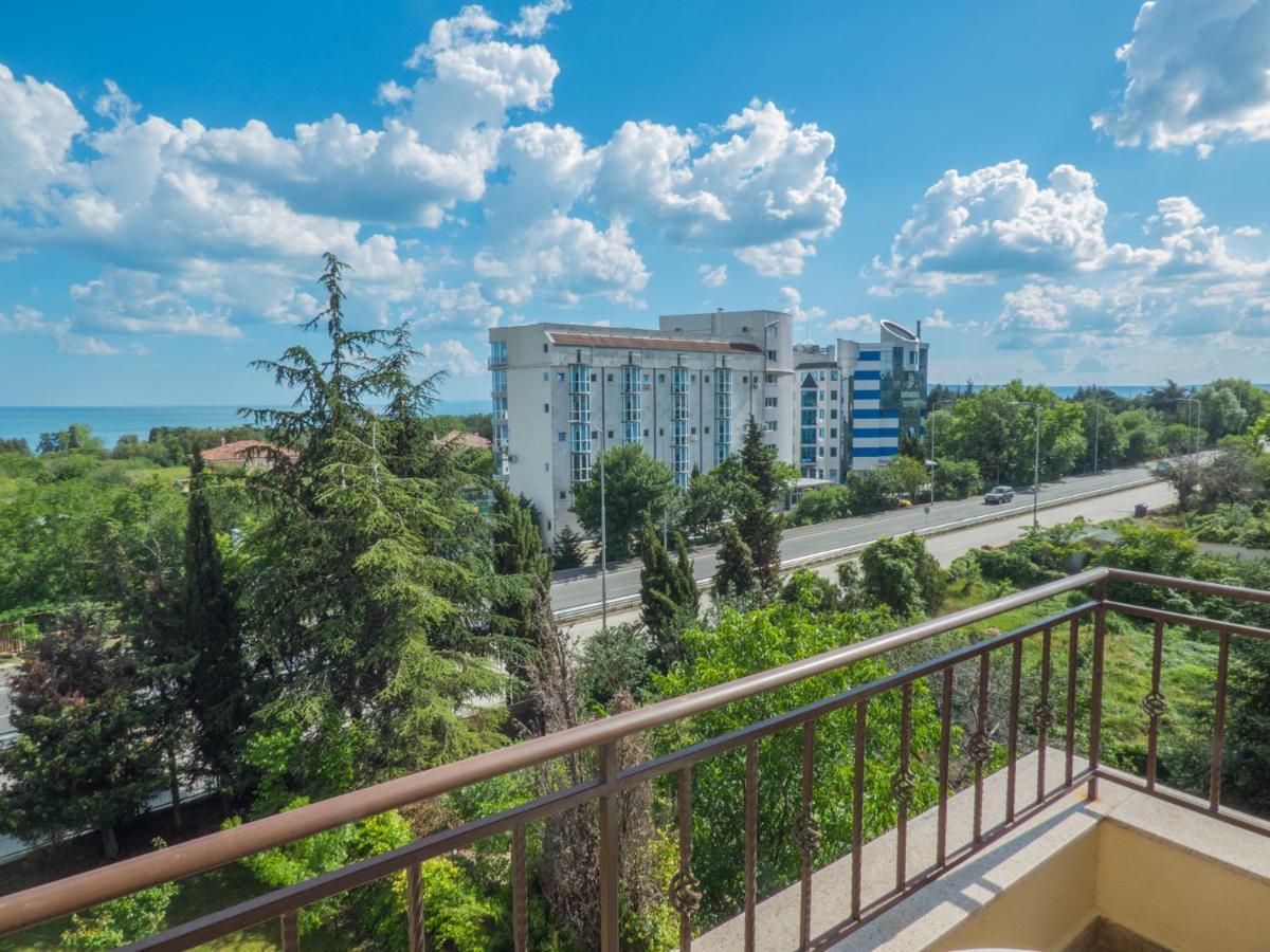 Private Apartment In Cypress Complex 15 ヴァルナ エクステリア 写真