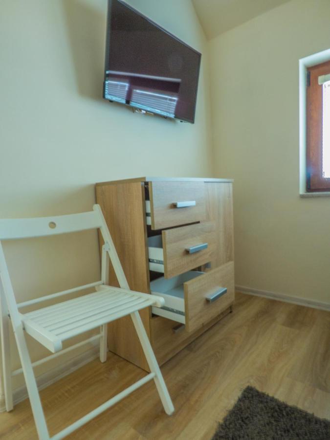 Private Apartment In Cypress Complex 15 ヴァルナ エクステリア 写真